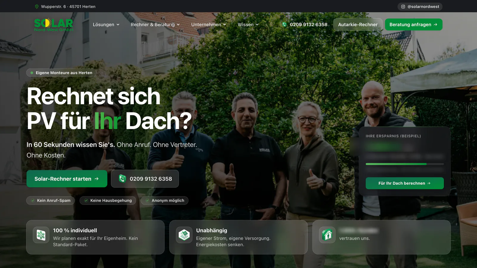 Website solarnordwest.de am Rechner, Hero mit dem Team und dem Solar-Rechner, Zahlen unkenntlich.