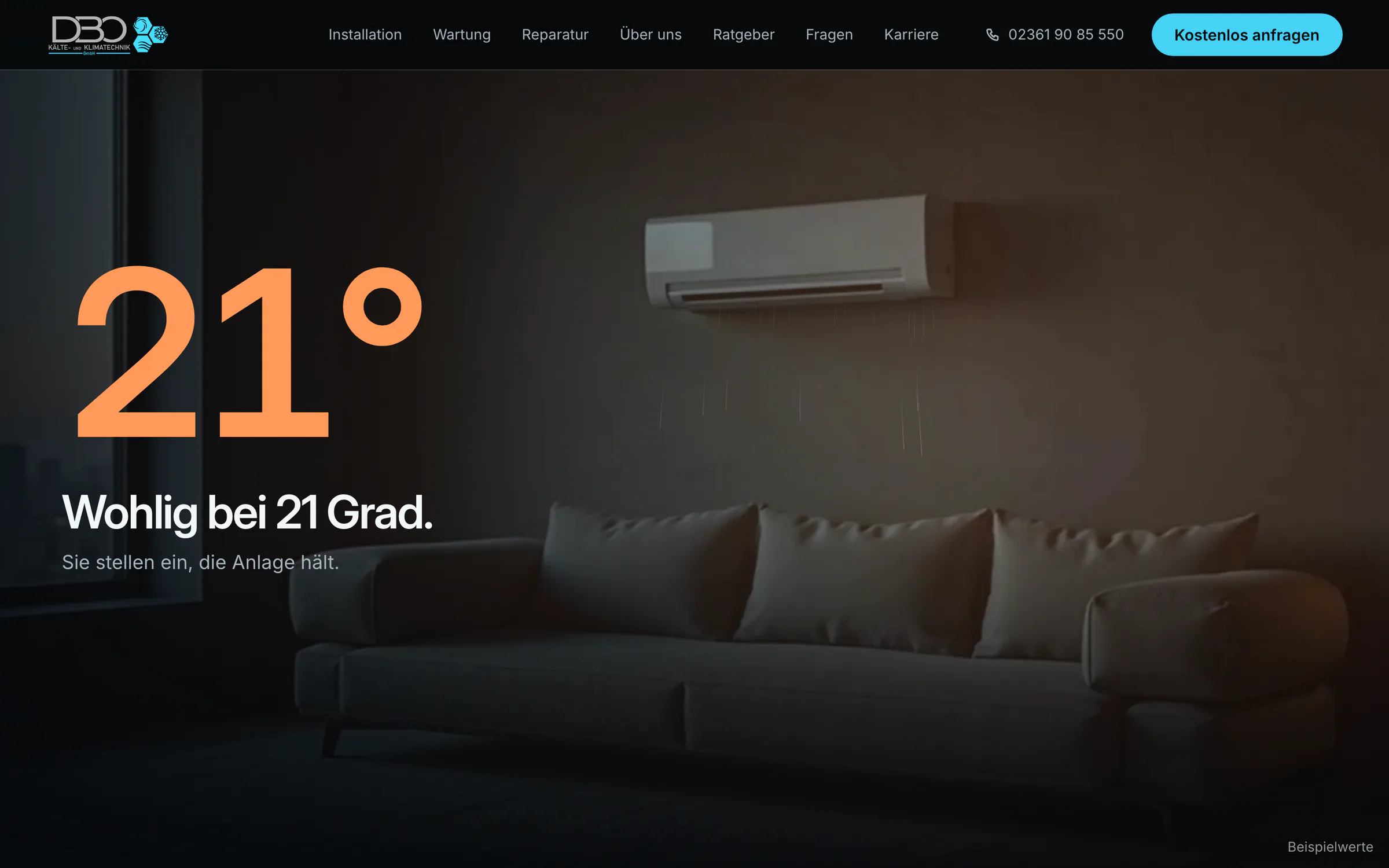 Website dbo-klima.de am Rechner, dieselbe Szene nach dem Scrollen im warmen Licht: 21 Grad, Wohlig bei 21 Grad.