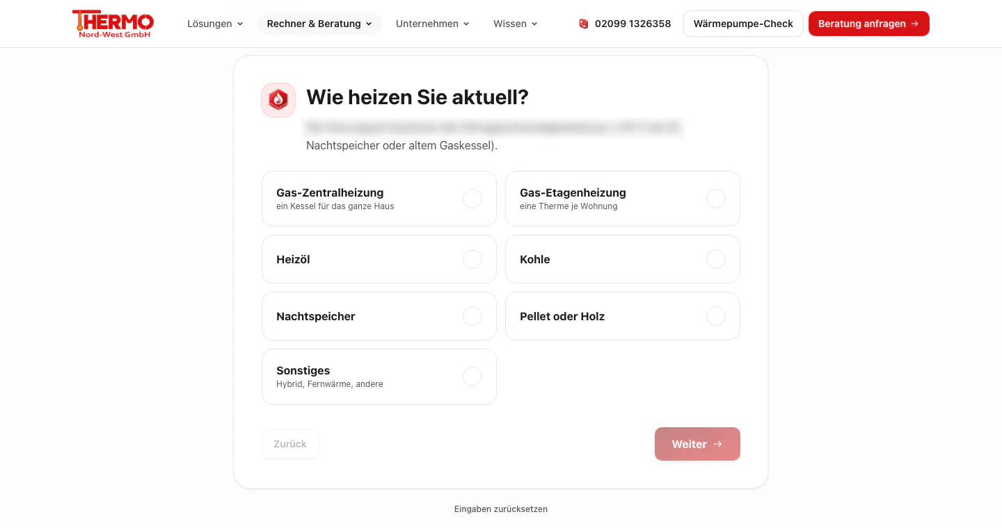 Neue Website thermonordwest.de am Rechner, Förder-Check erste Frage: Wie heizen Sie aktuell? mit Antworten von Gas-Zentralheizung bis Pellet oder Holz.